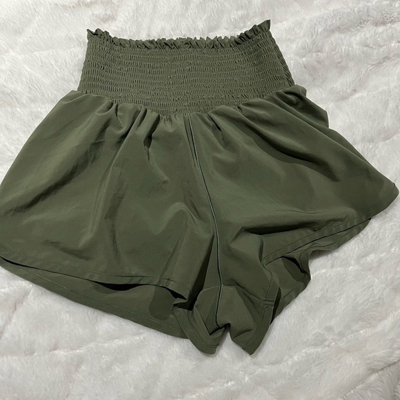 Aerie Olive Green Women Shorts - Picture 2 of 3